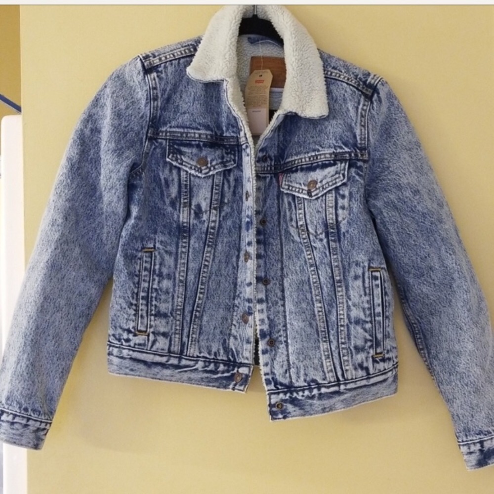 {Levi’s) Jean Sherpa Jacket